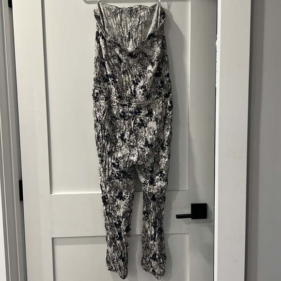 Sleeveless jumpsuit - Picture 3 of 4